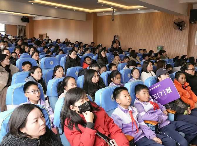 我们与150个家庭，上了一堂重新认识「爱」的课